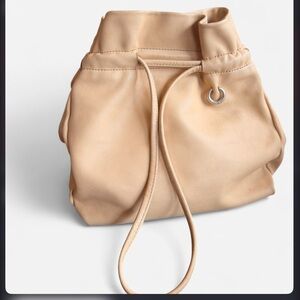 GROOM Paris Beige Bucket Shoulder Bag